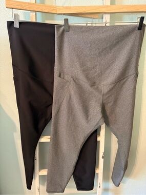 Old Navy Maternity Bundle of 2 Powersoft Active Leggings Size L Side Pockets